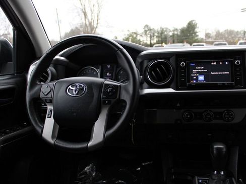 Used 2017 Toyota Tacoma SR5 image 13