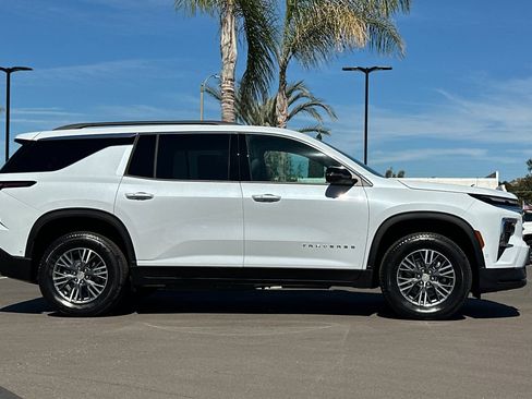 New 2026 Chevrolet Traverse LT w/ Enhanced Driving Package FWD image 3