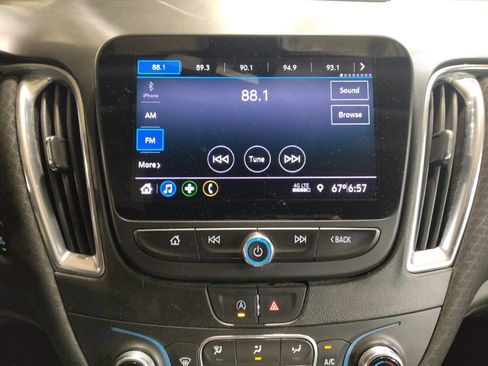 Used 2020 Chevrolet Malibu LT FWD image 25