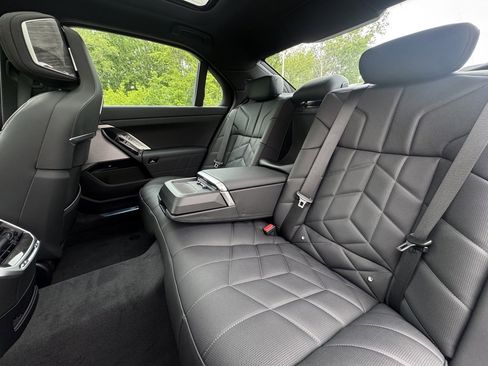 Used 2025 BMW 760i xDrive image 20