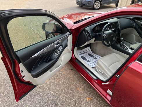 Used 2014 INFINITI Q50 Premium image 8