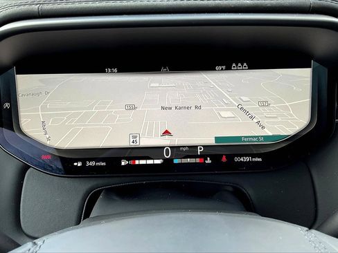 Used 2025 Land Rover Range Rover Sport Dynamic SE image 13