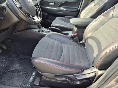 Used 2025 Mitsubishi Outlander Sport SE AWD/4WD image 19