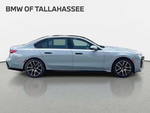 Used 2025 BMW 740i xDrive AWD/4WD image 4