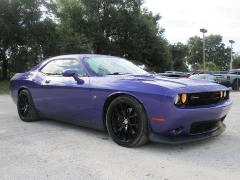 Used 2016 Dodge Challenger R/T Scat Pack RWD image 1