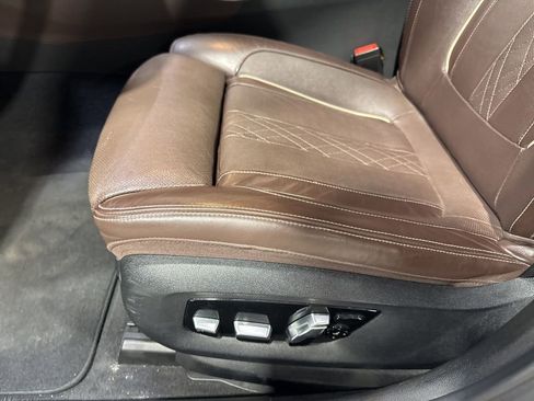 Used 2018 BMW M550i xDrive AWD/4WD image 34