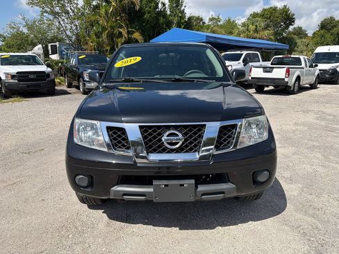Used 2019 Nissan Frontier SV AWD/4WD image 2