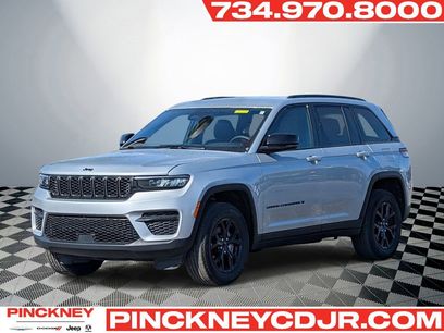 Used 2025 Jeep Grand Cherokee Altitude