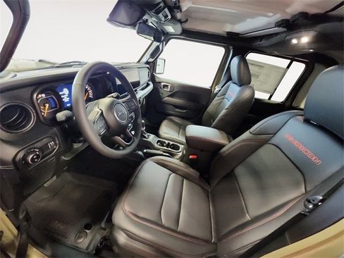 New 2025 Jeep Gladiator Rubicon w/ Convenience Group image 9