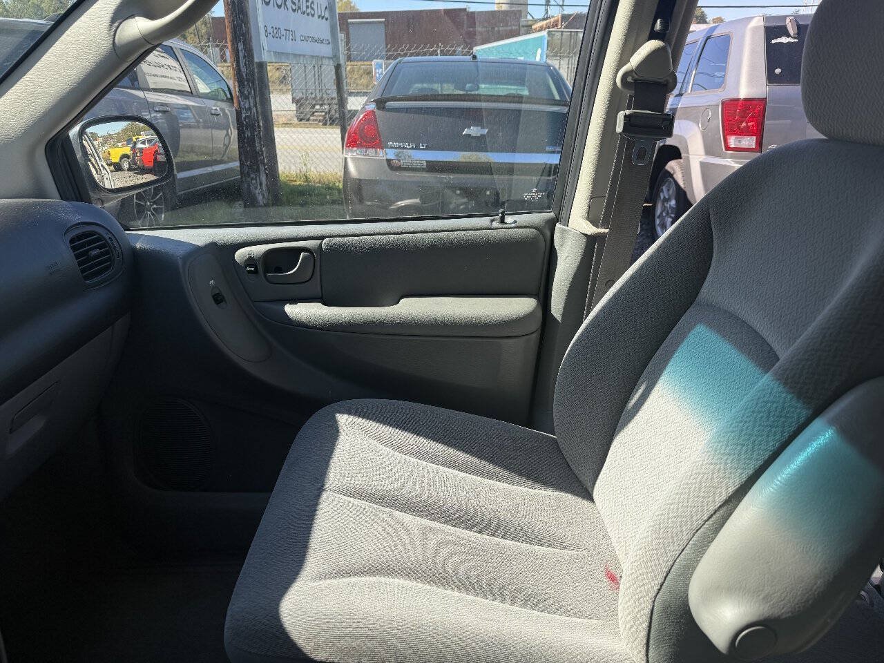 Used 2006 Dodge Grand Caravan SXT FWD image 23