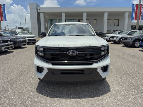 Certified 2025 Ford Expedition Max Active RWD image 3