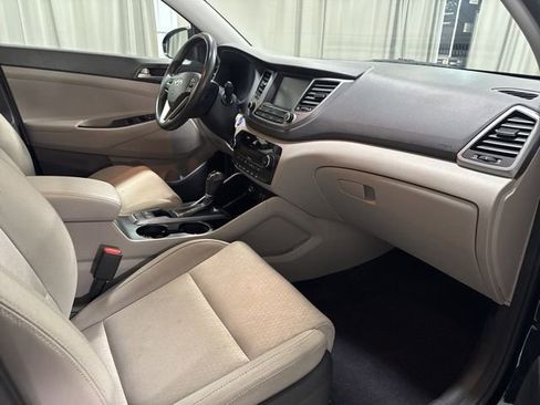 Used 2018 Hyundai Tucson Sport image 11