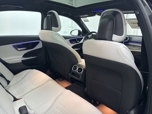 Used 2025 Mercedes-Benz C 300 Sedan image 25