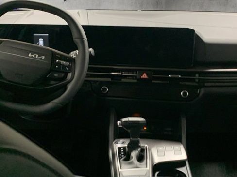 New 2026 Kia Sportage EX w/ EX Panorama Roof Package image 9