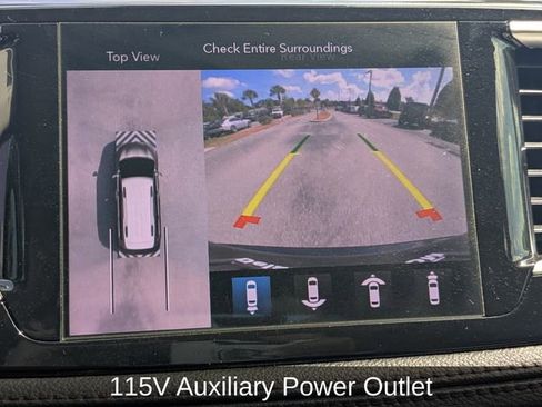 Used 2018 Chrysler Pacifica Limited w/ Tire & Wheel Group FWD image 29