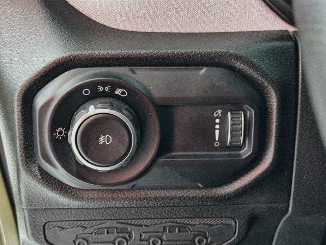 Used 2025 Jeep Wrangler Sport AWD/4WD image 10