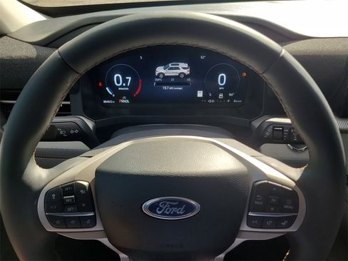 Used 2025 Ford Explorer Active image 28