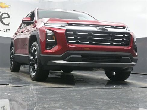 New 2026 Chevrolet Equinox LT w/ Convenience Package II image 3