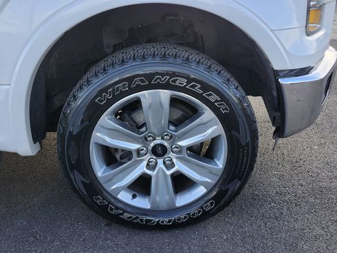 Used 2015 Ford F150 Lariat image 13