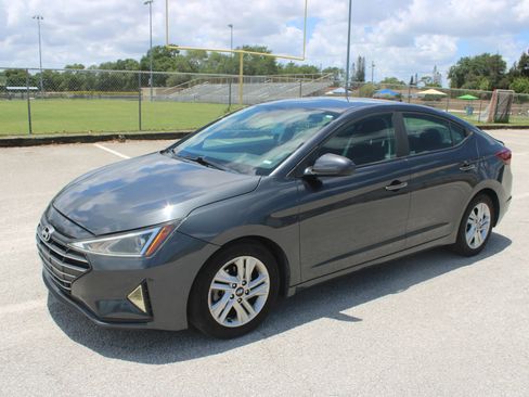 Used 2020 Hyundai Elantra SEL w/ Cargo Package (C1) FWD image 5