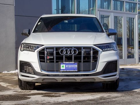 Used 2021 Audi SQ7 Premium Plus w/ Driver Assistance Package image 2