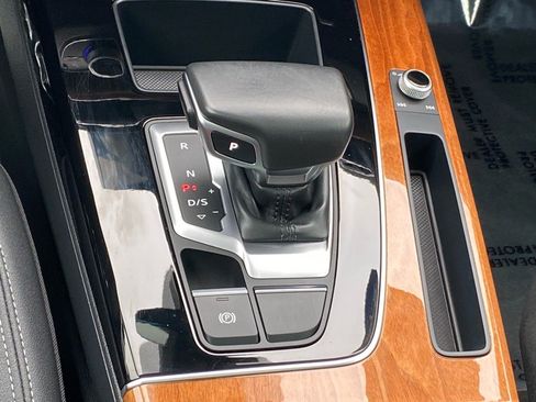 Used 2023 Audi Q5 2.0T Premium w/ Convenience Package image 13