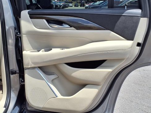 Used 2019 Cadillac Escalade Luxury RWD image 14