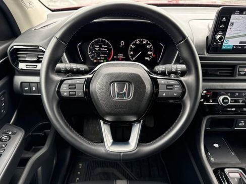 Used 2025 Honda Pilot Touring image 19