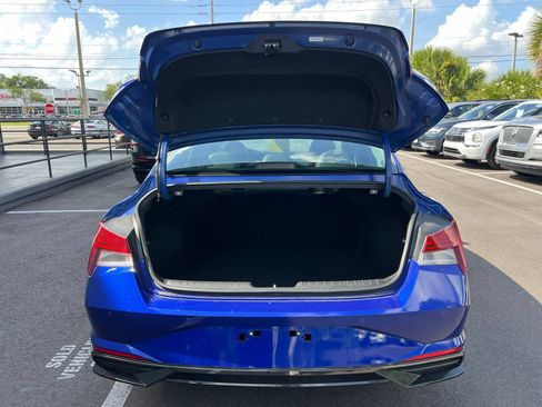 Used 2023 Hyundai Elantra Limited FWD image 18