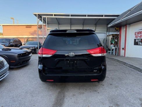 Used 2013 Toyota Sienna Limited image 5