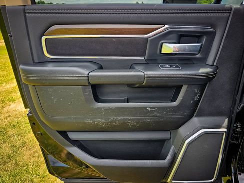 Used 2022 RAM 3500 Laramie AWD/4WD image 40