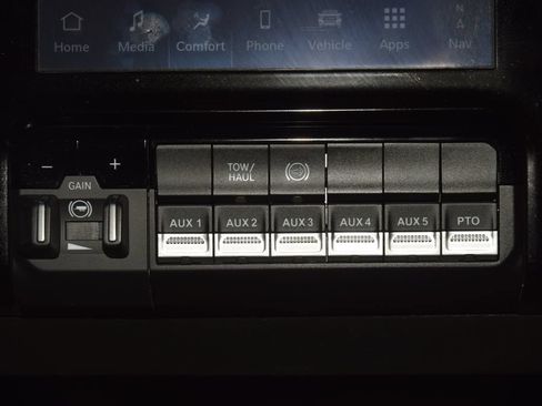 Used 2025 RAM 5500 4x4 Crew Cab image 24