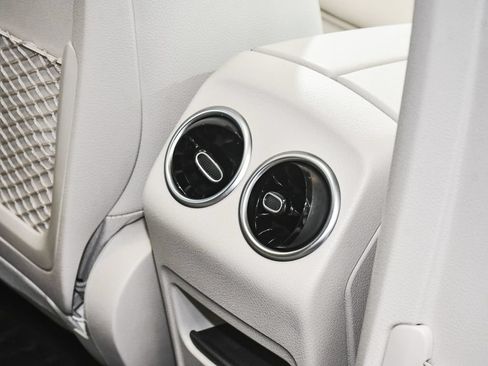 Used 2022 Mercedes-Benz GLB 250 4MATIC image 51