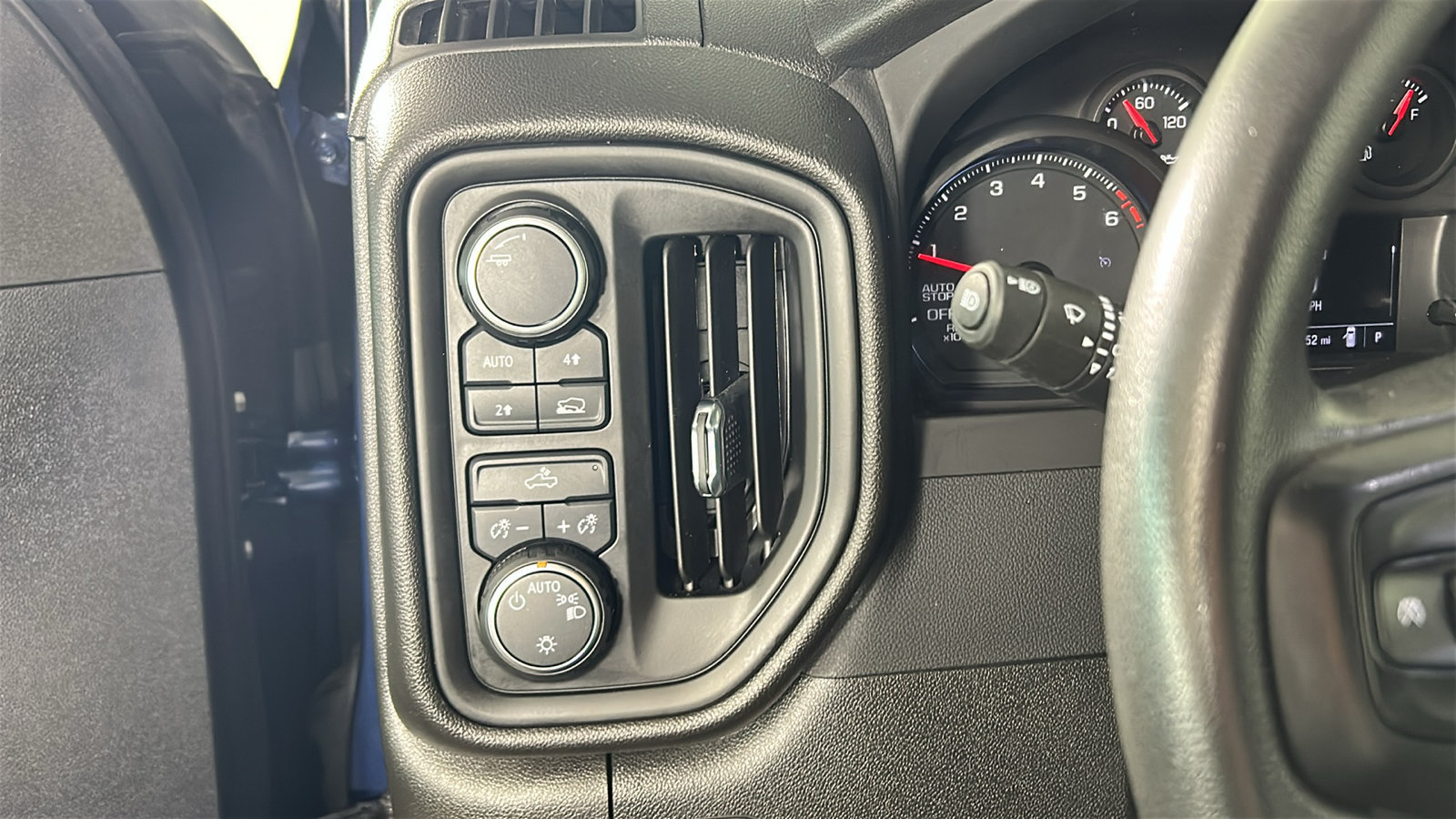 Used 2022 Chevrolet Silverado 1500 W/T w/ WT Value Package AWD/4WD image 23