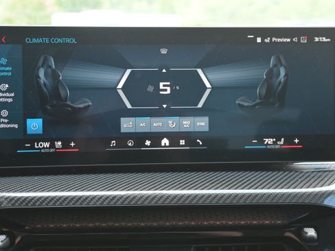 Used 2025 BMW M3 Competition AWD/4WD image 28