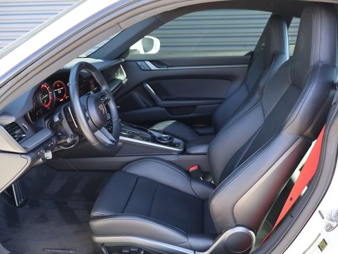 Used 2024 Porsche 911 Carrera 4S AWD/4WD image 5