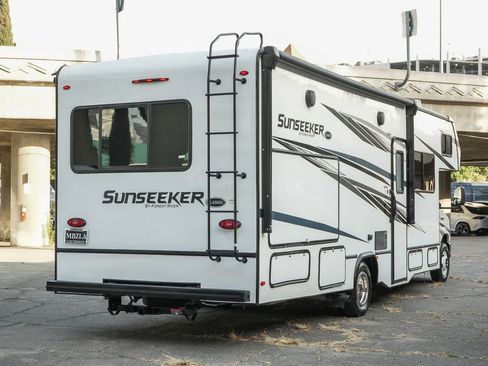 Used 2023 Ford E-450 and Econoline 450 Super Duty w/ Motorhome Prep Package RWD image 6