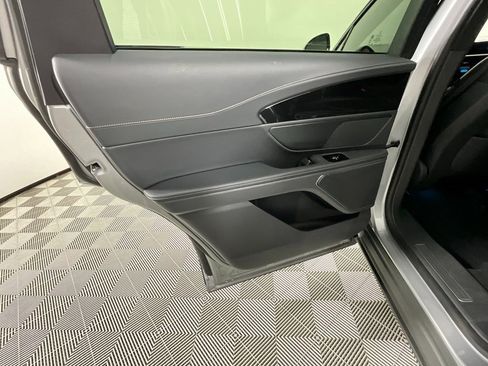 Used 2025 Lincoln Nautilus Premier w/ Jet Appearance Package image 25