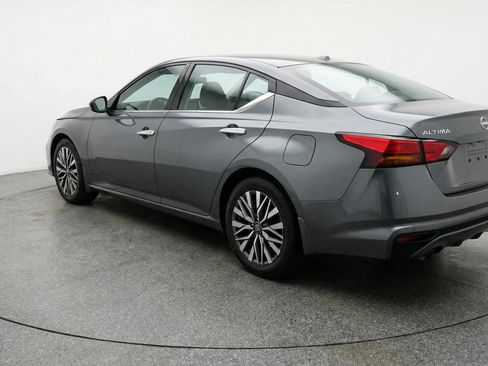 Used 2025 Nissan Altima 2.5 SV image 6