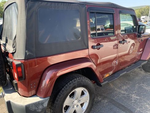 Used 2008 Jeep Wrangler Unlimited Sahara w/ Dual Top Group image 4