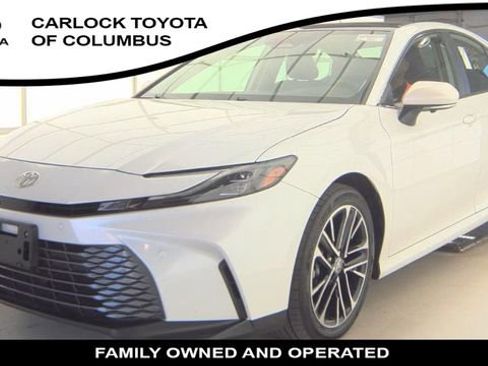 Used 2025 Toyota Camry XLE w/ Premium Plus Package image 1