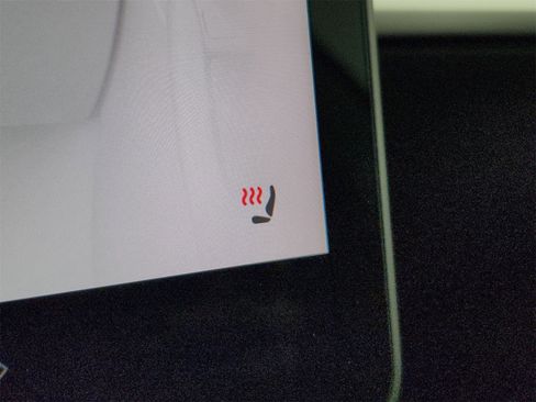 Used 2023 Tesla Model 3 Performance image 7