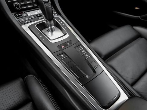 Used 2019 Porsche 718 Cayman S RWD image 25