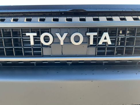 Used 2025 Toyota Land Cruiser image 18
