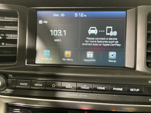 Used 2020 Hyundai Elantra SEL w/ Winter Weather Package image 33