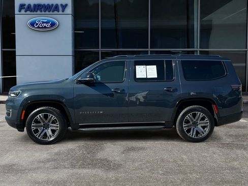 Used 2024 Jeep Wagoneer Series II w/ Flexible Seating Group image 7