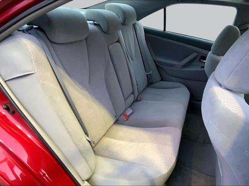 Used 2010 Toyota Camry LE FWD image 18