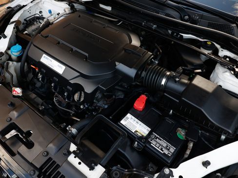 Used 2015 Honda Accord Touring image 49