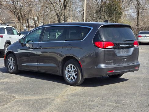 Used 2023 Chrysler Voyager LX image 21
