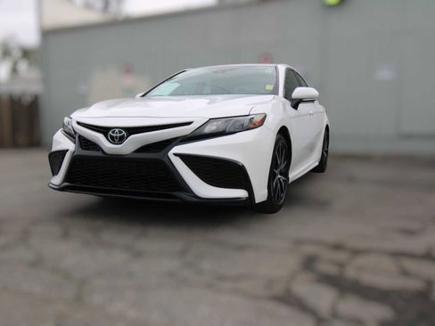 Used 2023 Toyota Camry SE image 20
